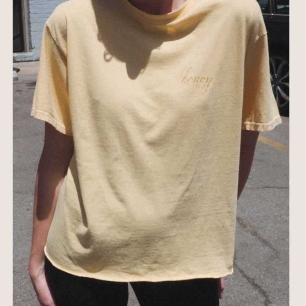 Brandy Melville tshirt